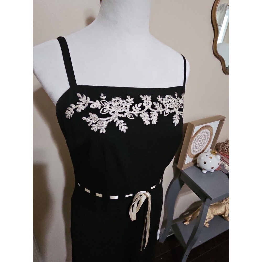 Ann Taylor Loft Dress 100% Silk Womens Black floral embroidery at the bust.sz 6 - Picture 5 of 11